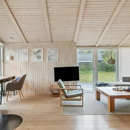 Casa vacanze Stunning In Vaeggerlose With Sauna *