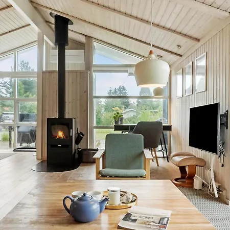 Casa vacanze Stunning In Vaeggerlose With Sauna *
