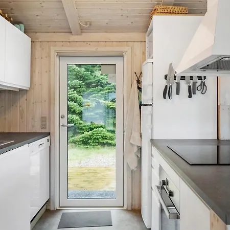 Casa vacanze Stunning In Vaeggerlose With Sauna