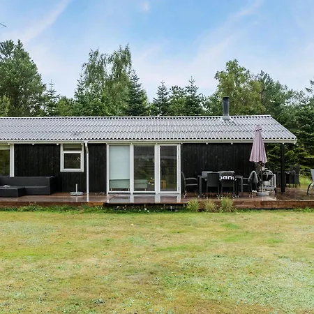 Casa vacanze Stunning In Vaeggerlose With Sauna Bøtø By