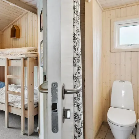 Casa vacanze Stunning In Vaeggerlose With Sauna